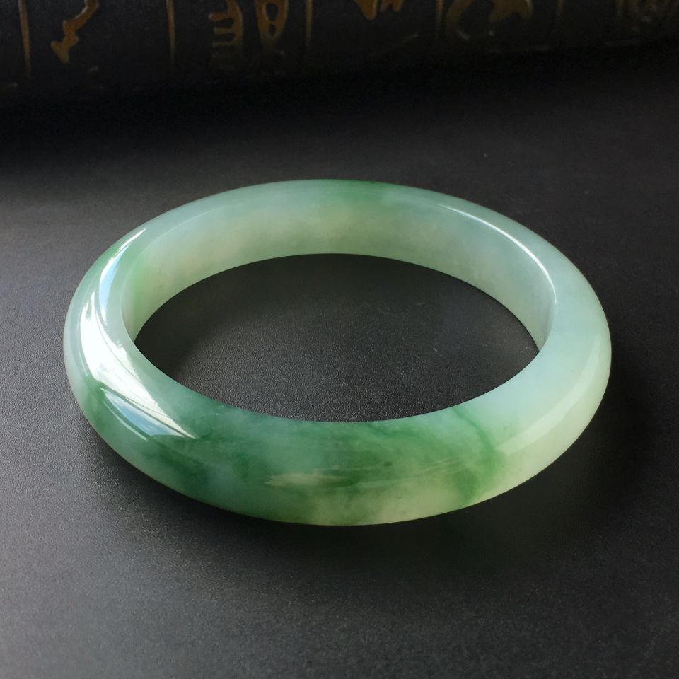 (超值推荐)糯冰种飘花手镯(56mm)