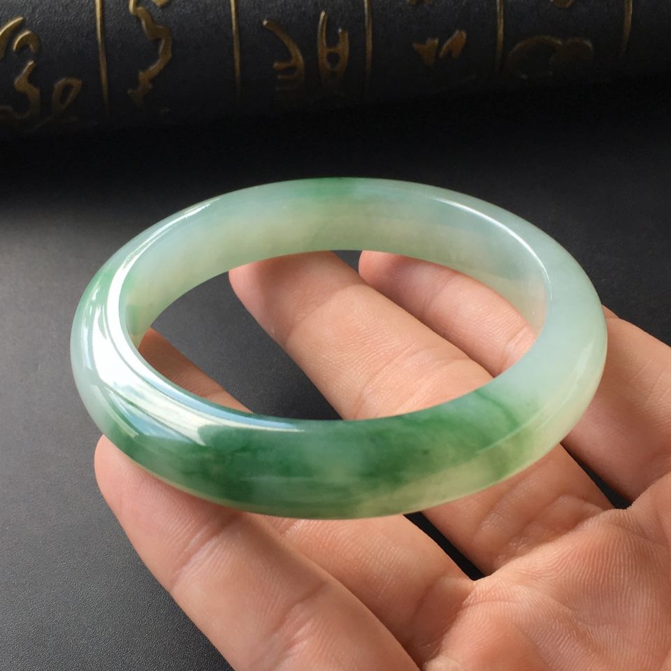 (超值推荐)糯冰种飘花手镯(56mm)