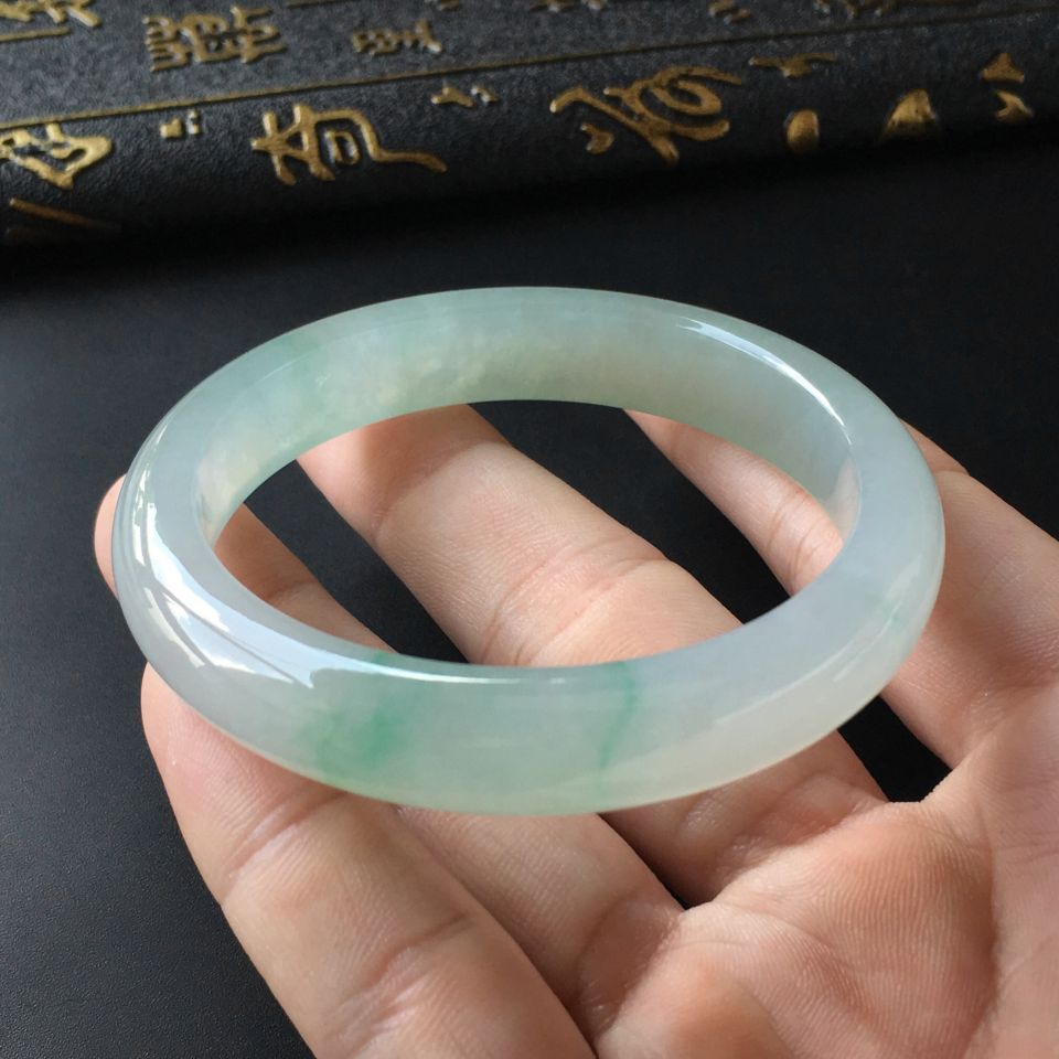 (超值推荐)冰种飘翠手镯(54.5mm)