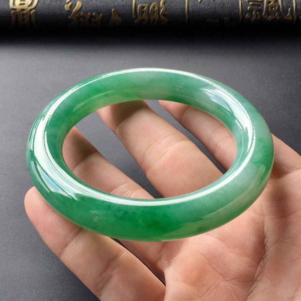 (超值推荐)糯冰种翠色圆条手镯(57.5mm)