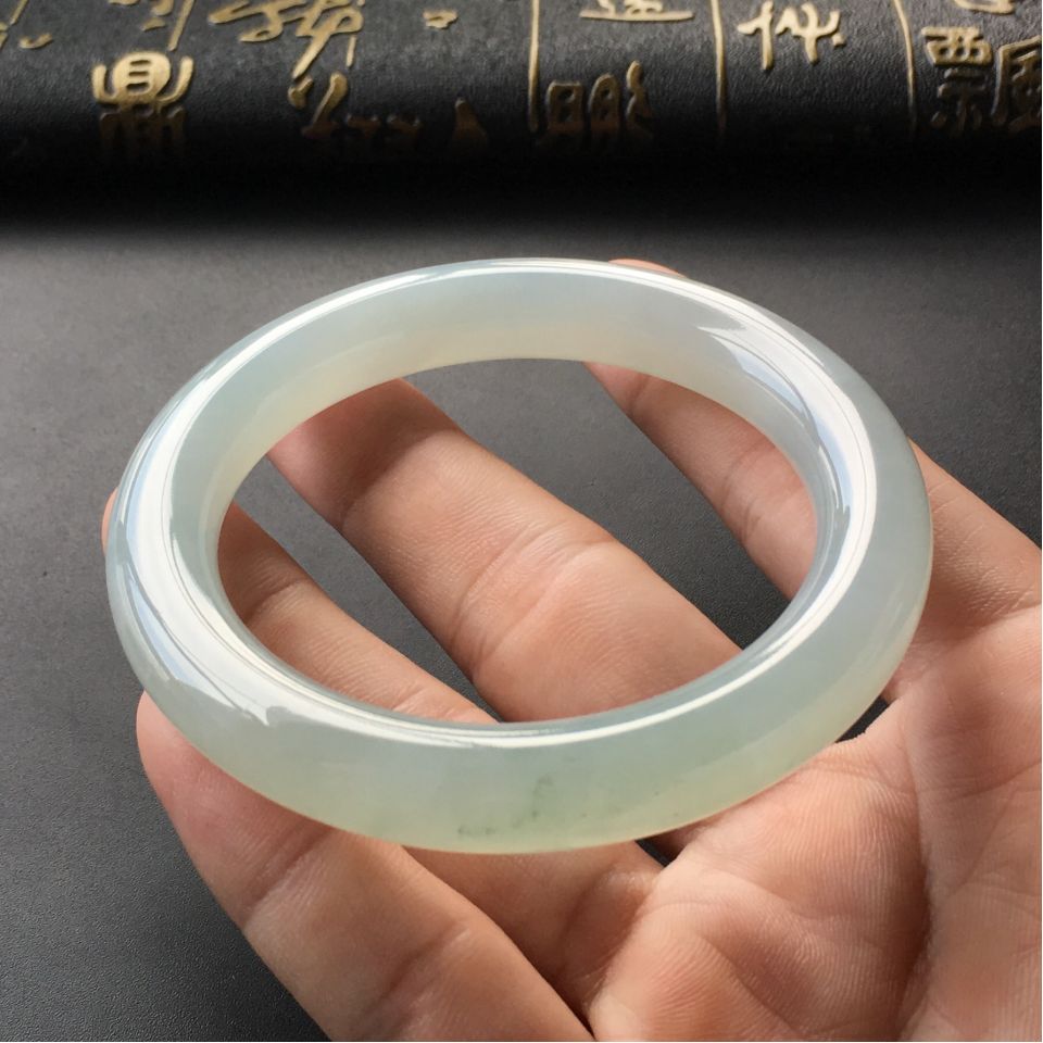 (超值推荐)糯冰种晴水圆条手镯(56mm)