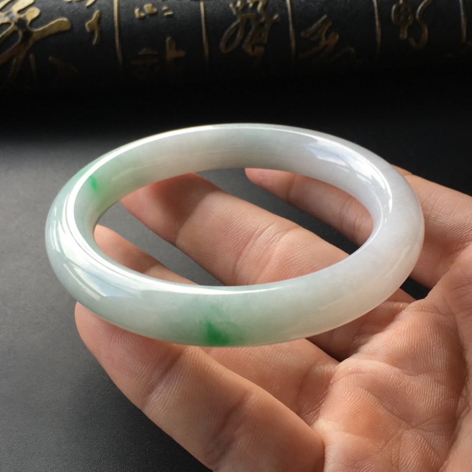 (超值推荐)糯冰种飘翠圆条手镯(55mm)