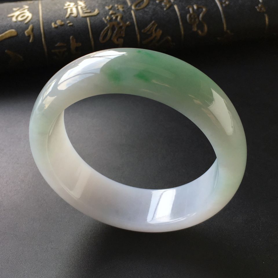 (超值推荐)糯冰种晴水略飘翠手镯(57.2mm)