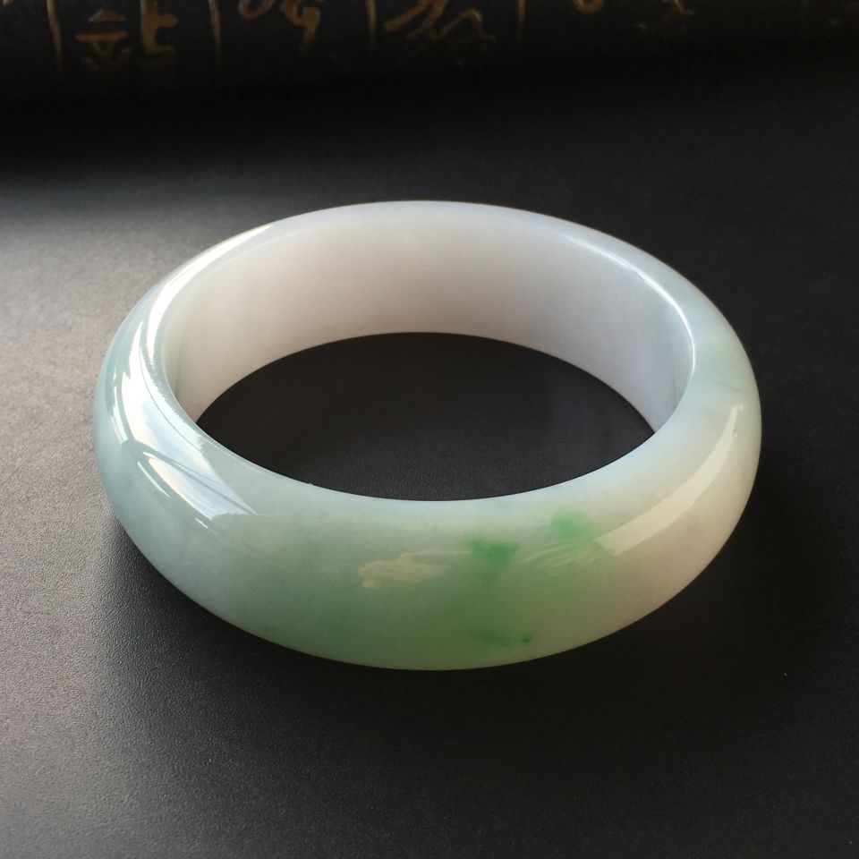 (超值推荐)糯冰种晴水略飘翠手镯(57.2mm)