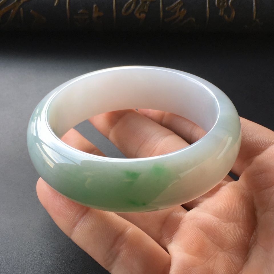 (超值推荐)糯冰种晴水略飘翠手镯(57.2mm)