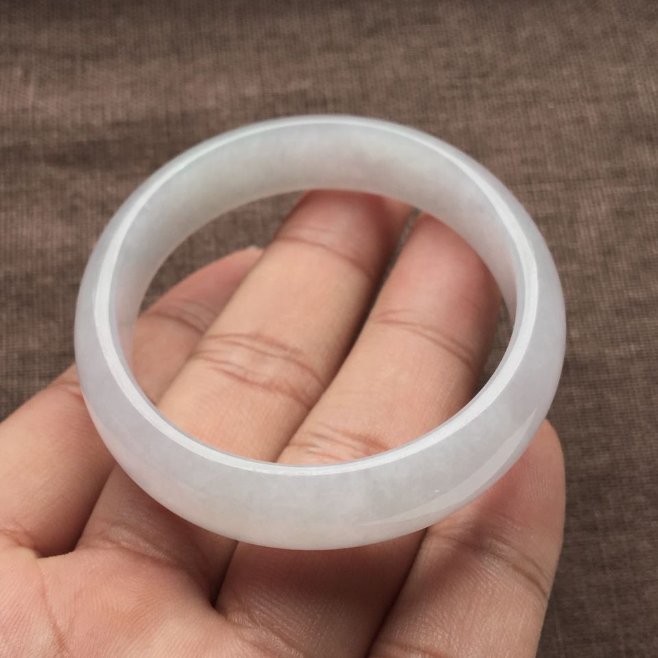 （超值推荐）糯冰种淡晴水贵妃镯（51.1mm-46.1mm）