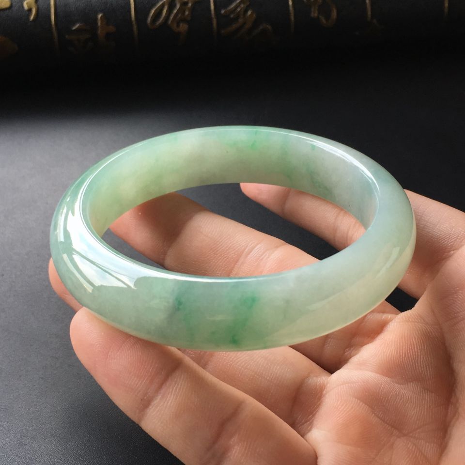 (超值推荐)糯冰种晴水飘花手镯(57.6mm)