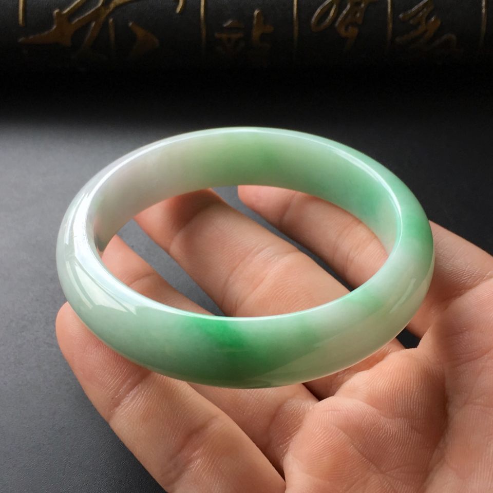 (超值推荐)糯冰种飘翠手镯(55.6mm)