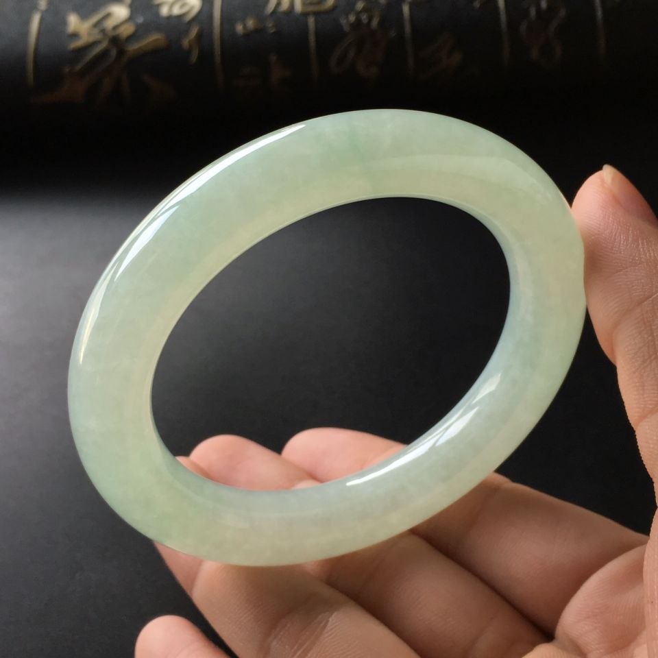 (超值推荐)糯冰种晴水圆条手镯(57.1mm)