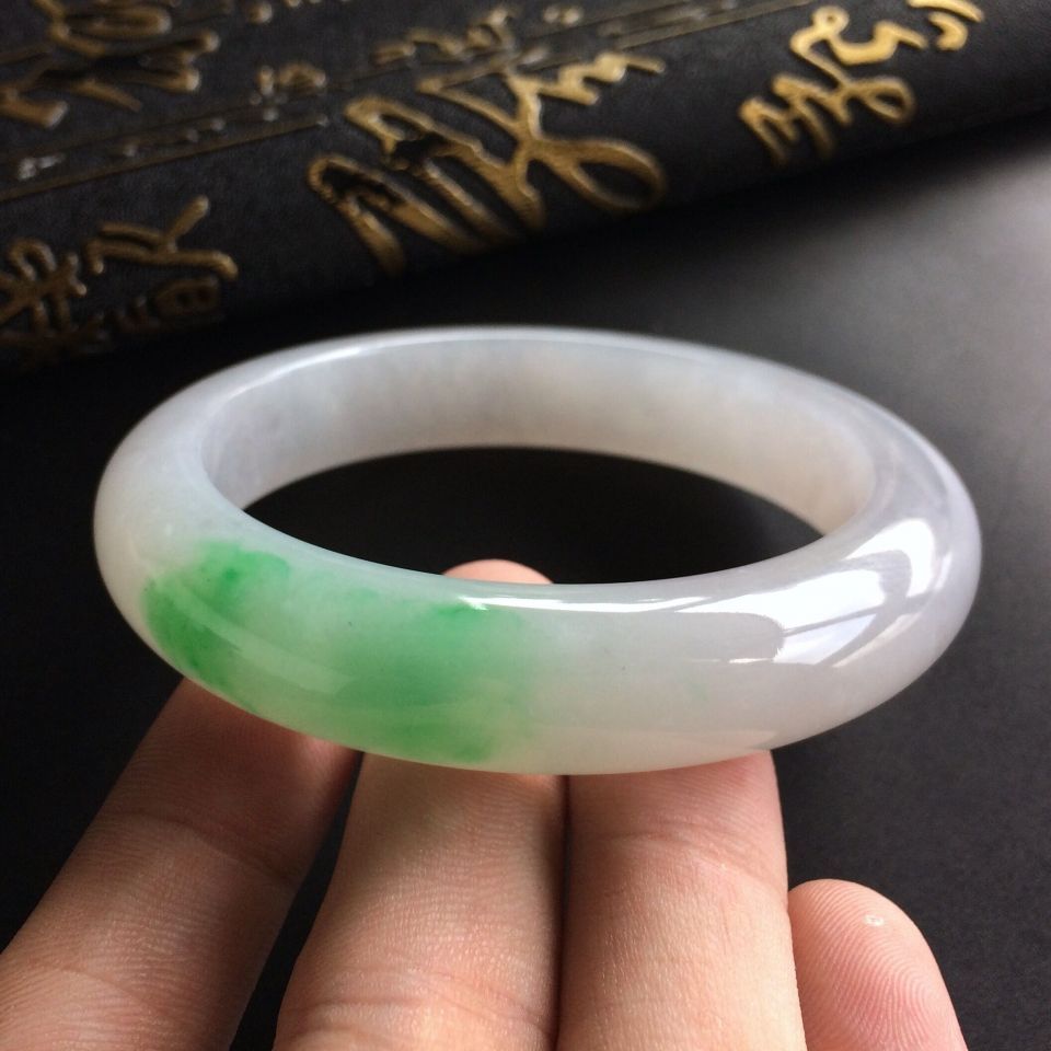 (超值推荐)糯冰种飘翠手镯(58.5mm)