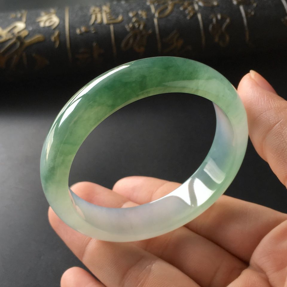 (超值推荐)冰种晴水飘花手镯(54.7mm)