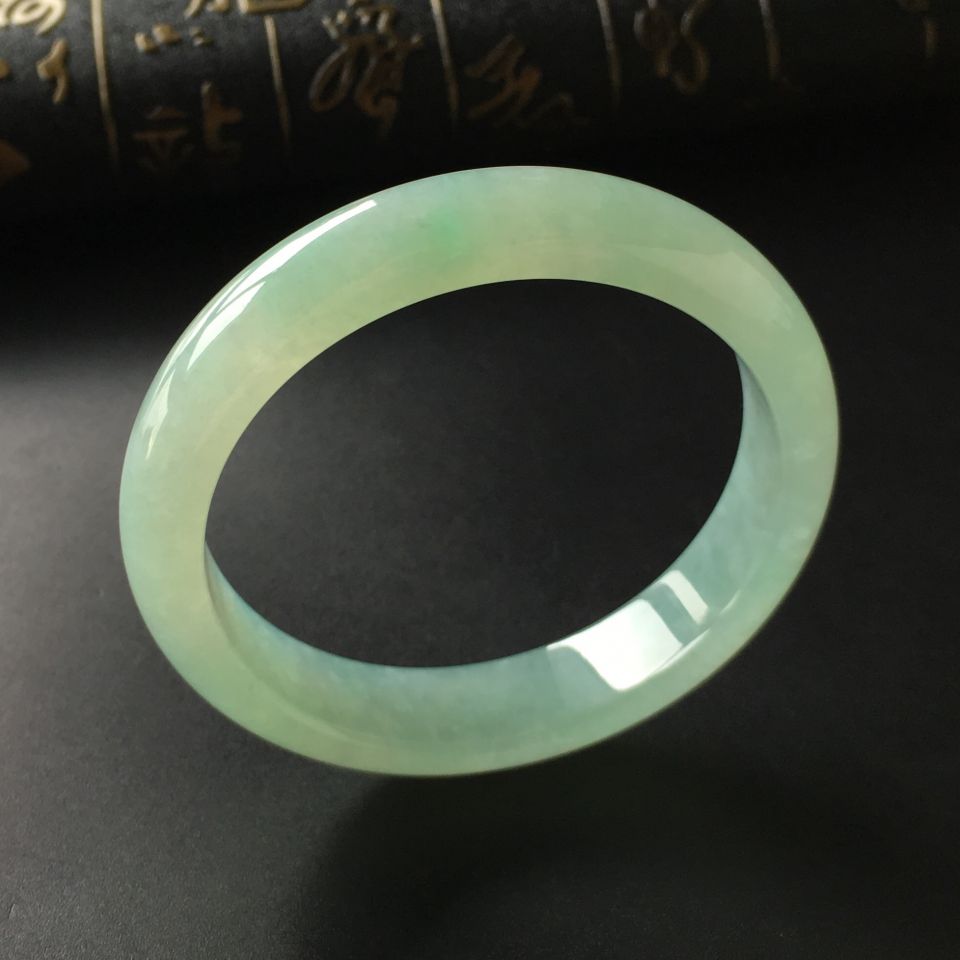 (超值推荐)糯冰种晴水略飘花手镯(57.2mm)