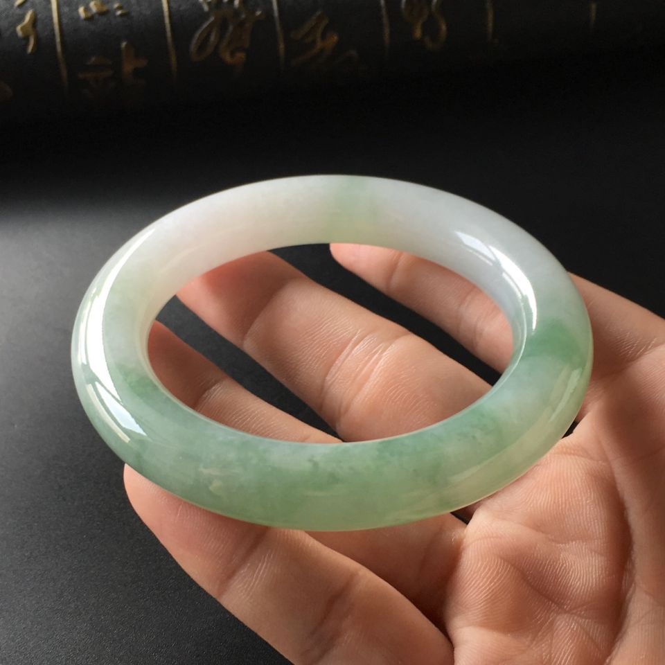 (超值推荐)糯冰种飘花圆条手镯(56mm)