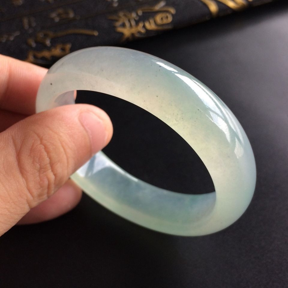 (超值推荐)冰种晴水贵妃镯(51.8mm-45.2mm)