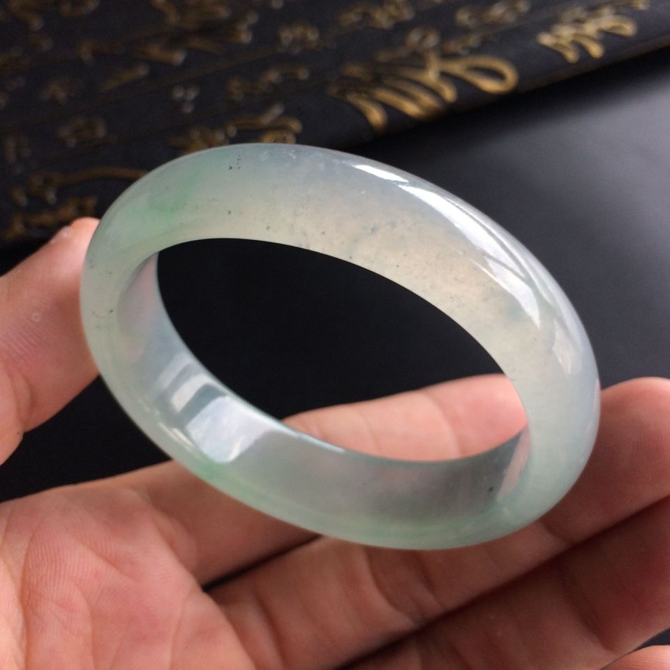 (超值推荐)冰种晴水贵妃镯(51.8mm-45.2mm)