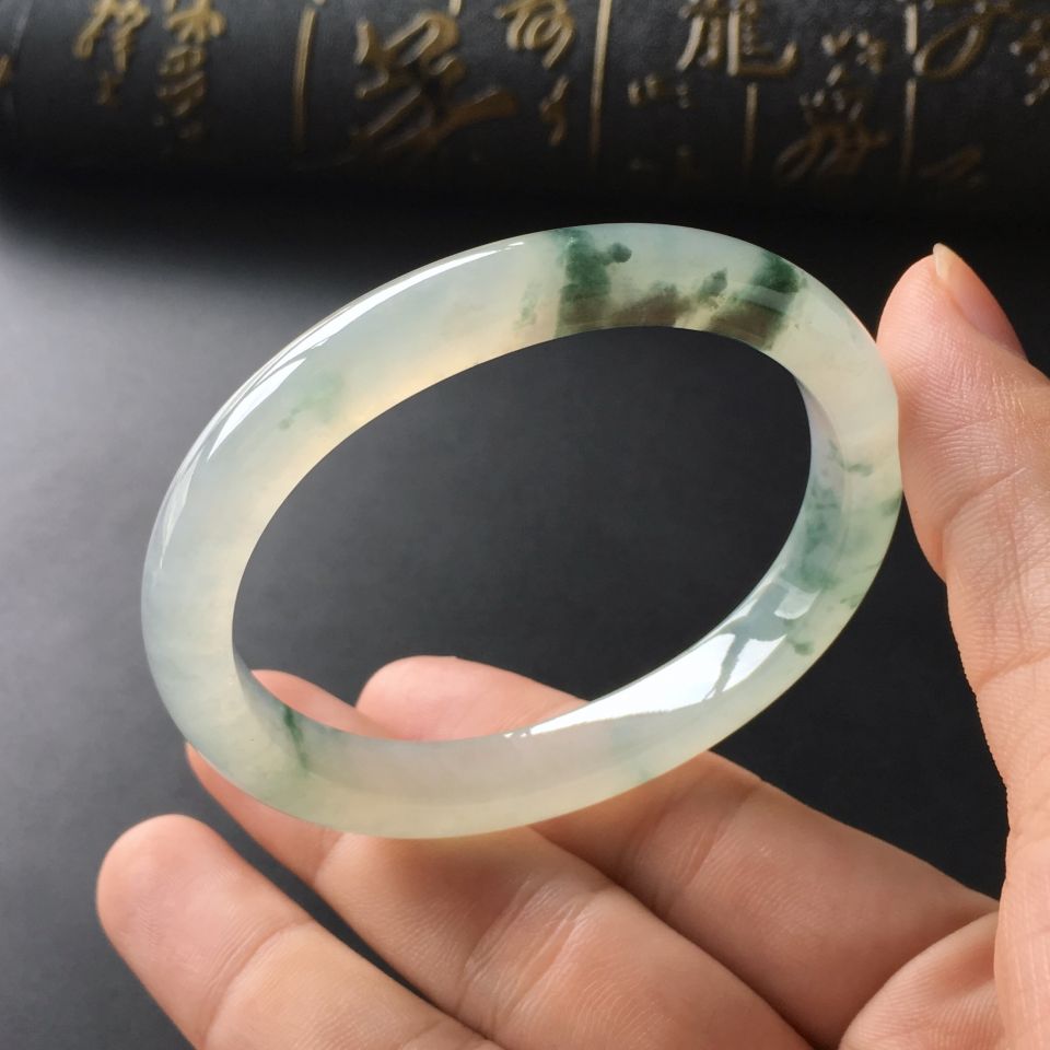 (超值推荐)冰种飘花贵妃镯(56mm-48.9mm)