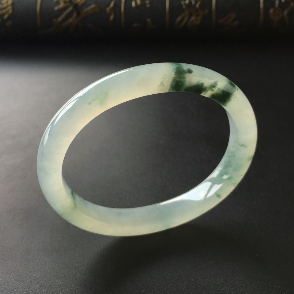 (超值推荐)冰种飘花贵妃镯(56mm-48.9mm)