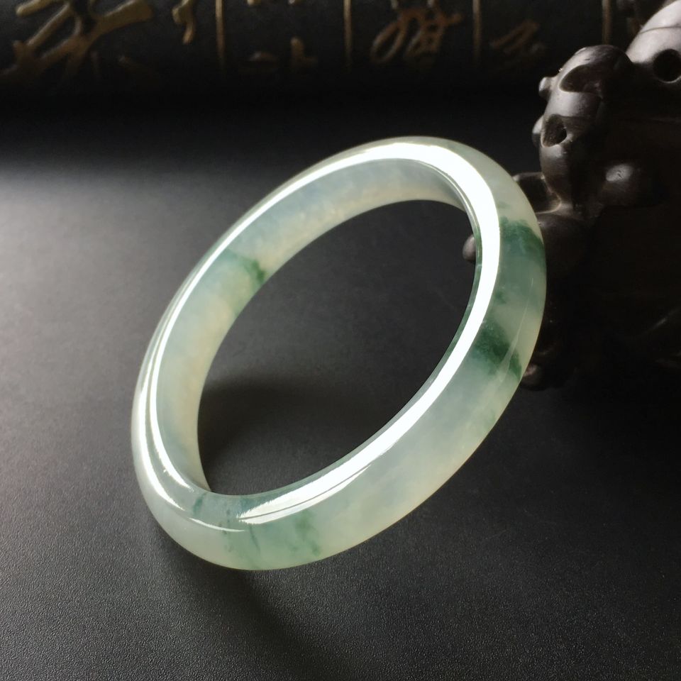 (超值推荐)冰种飘花贵妃镯(56mm-48.9mm)