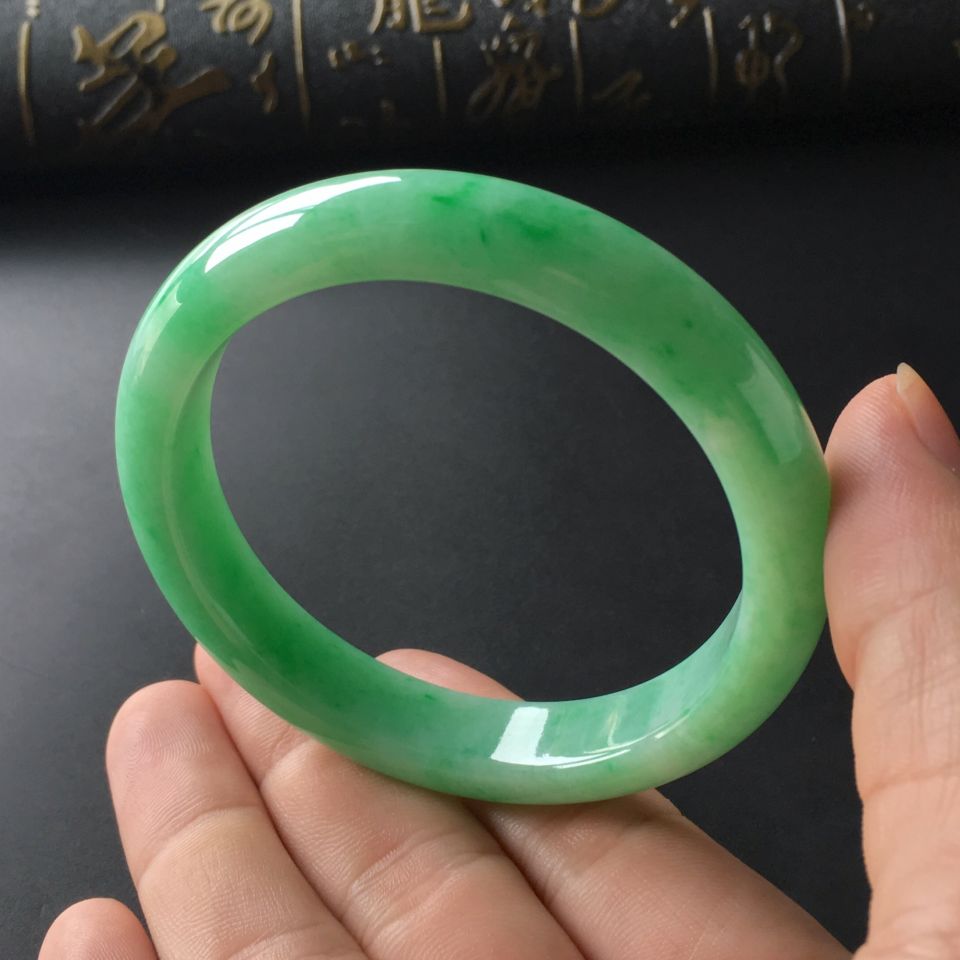 (超值推荐)糯冰种飘翠手镯(56.8mm)