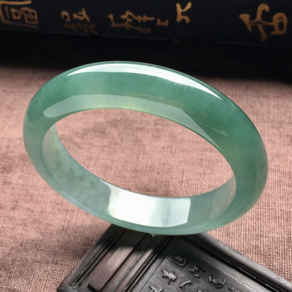 （超值推荐）糯冰种晴水手镯（56.6mm）