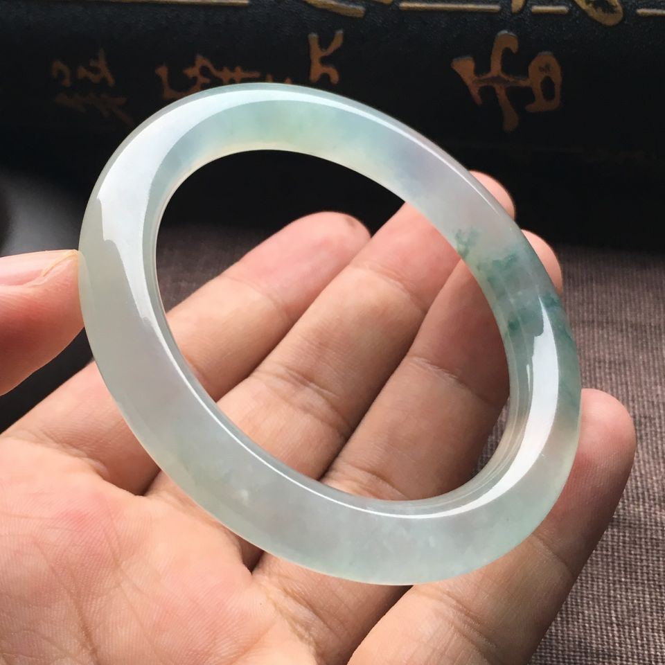 （超值推荐）冰种略飘花圆条手镯（53mm）