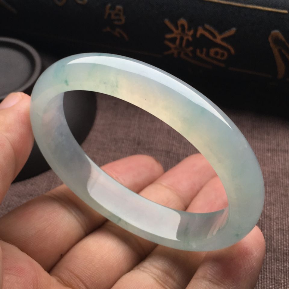 （超值推荐）冰种淡晴水贵妃镯（56mm-48.1mm）