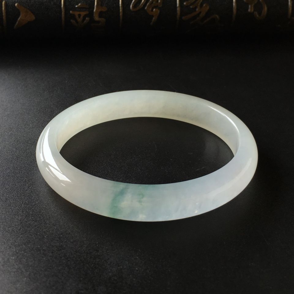 (超值推荐)冰种飘花贵妃镯(56.3mm-49.3mm)