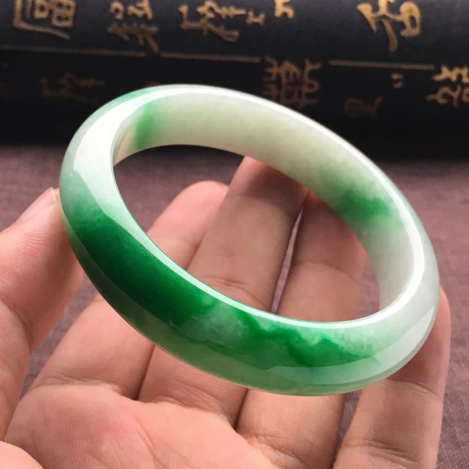 （超值推荐）糯冰种飘翠手镯（58mm）