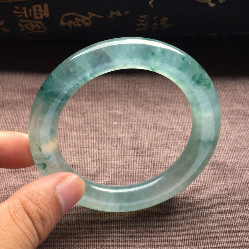 （超值推荐）冰种飘花圆条手镯（56.4mm）