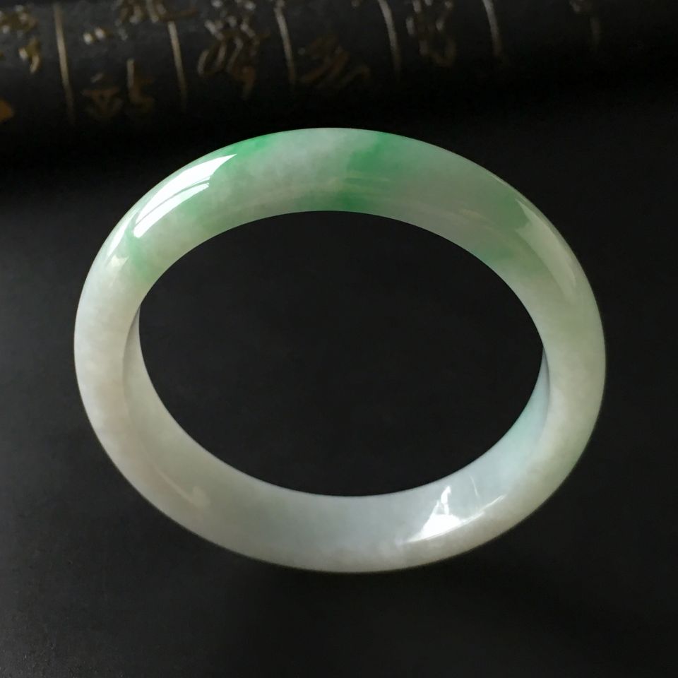 (超值推荐)糯冰种飘翠手镯(56mm)