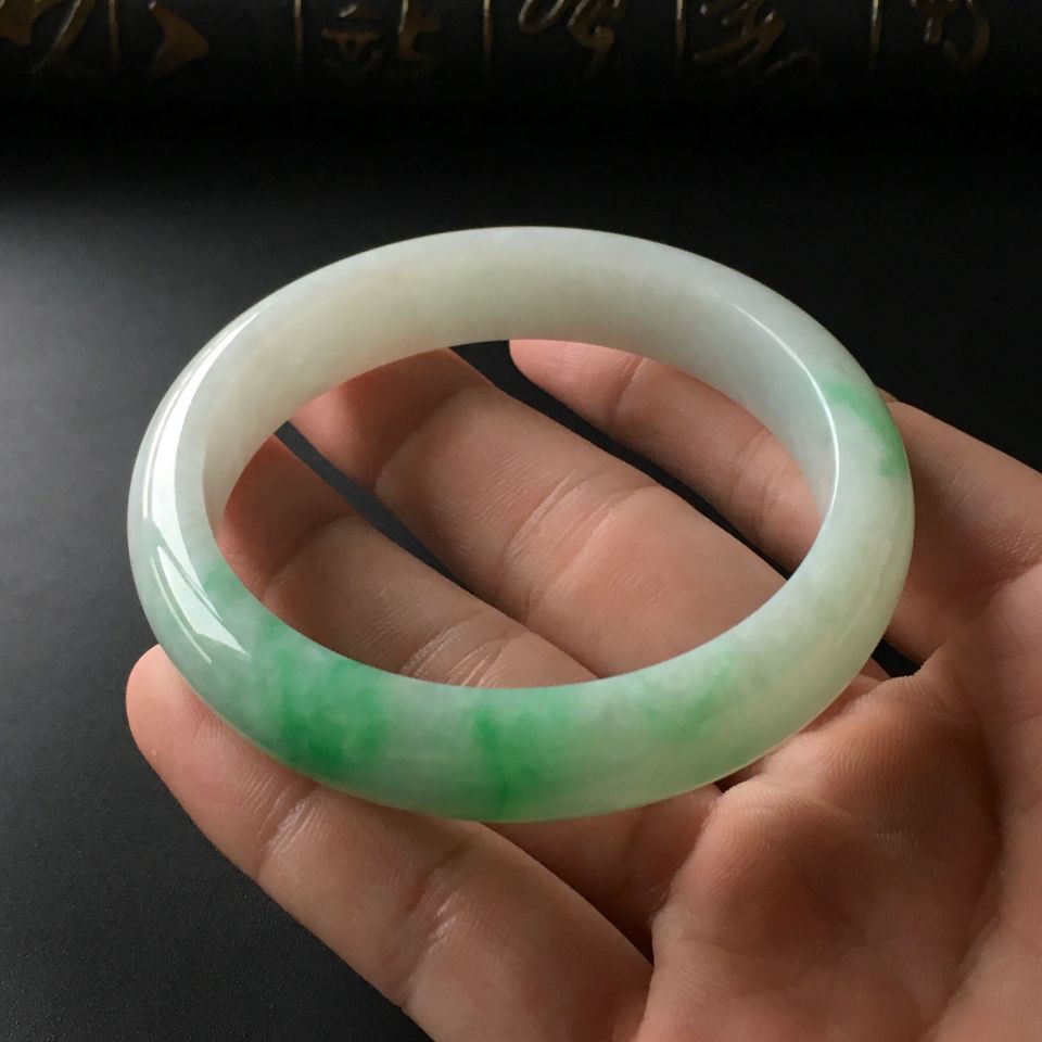 (超值推荐)糯冰种飘翠手镯(56mm)