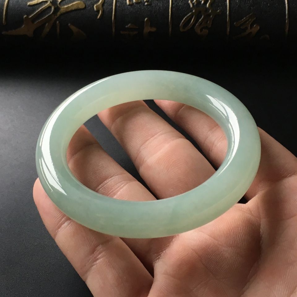 (超值推荐)糯冰种晴水圆条手镯(52.5mm)