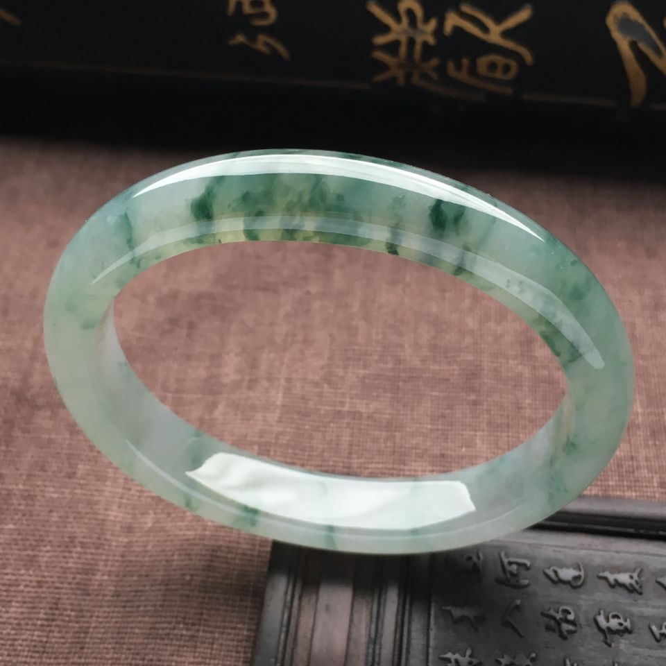 （超值推荐）冰种飘花贵妃镯（56mm-48.4mm）