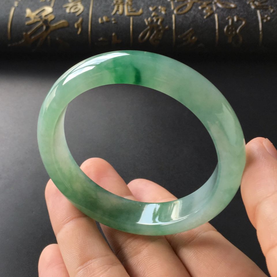 (超值推荐)糯冰种飘花手镯(56mm)