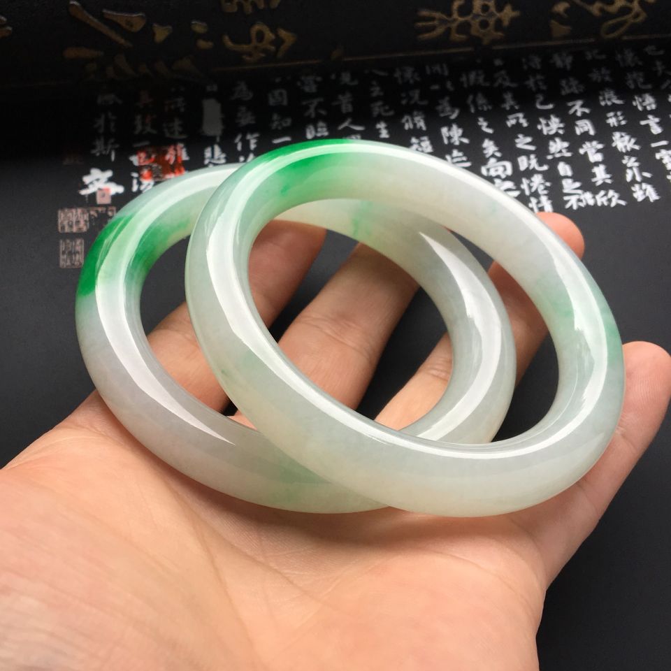 （超值推荐）糯冰种飘翠圆条手镯一对（56.7mm）