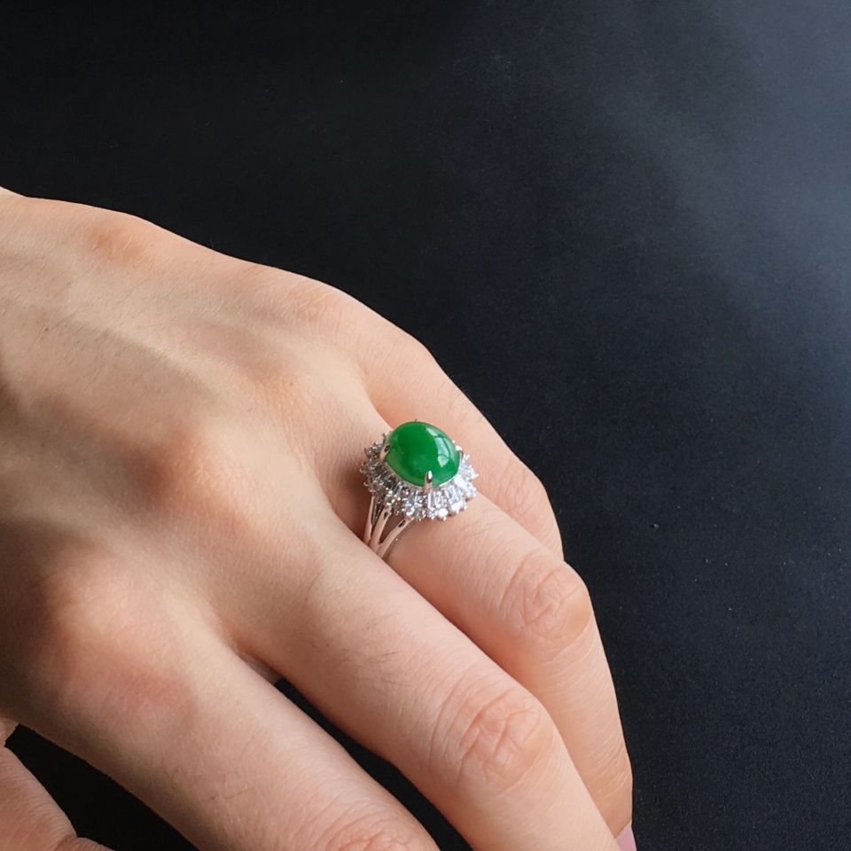 (超值推荐)糯冰种翠绿镶白金钻石戒指