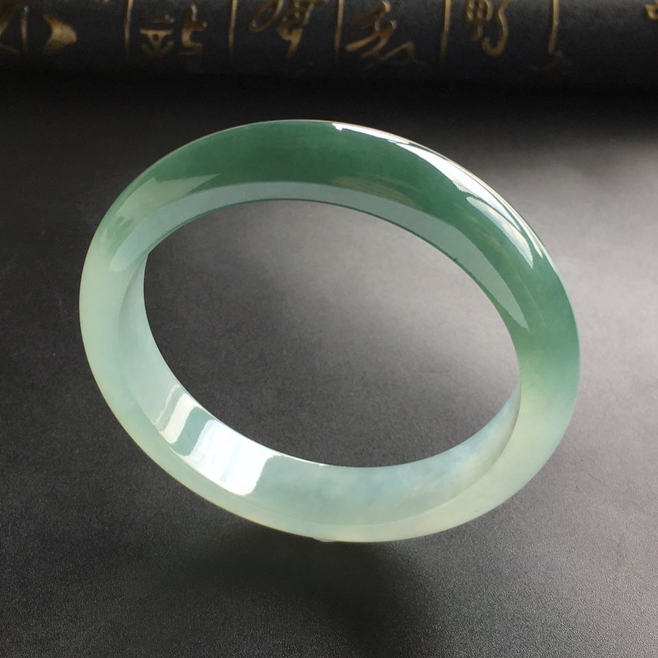 (超值推荐)糯冰种晴水手镯(57.8mm)