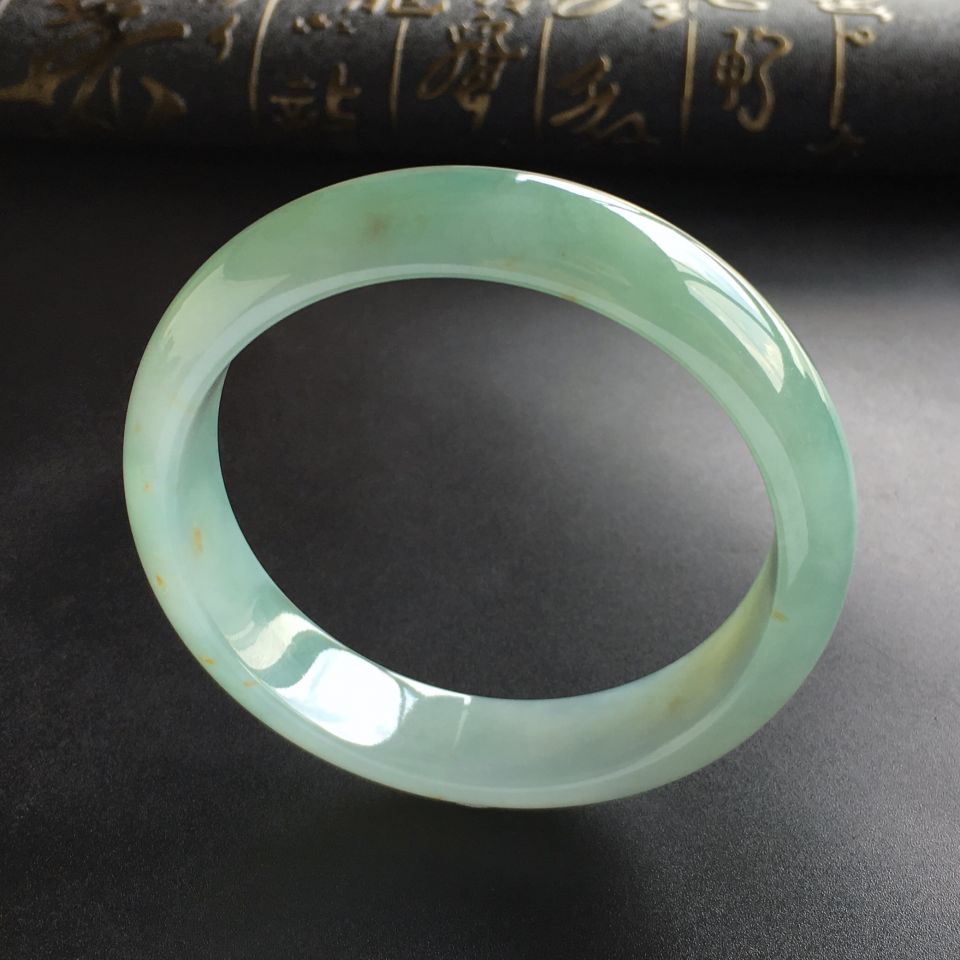 (超值推荐)糯冰种晴水略带黄花手镯(58.5mm)