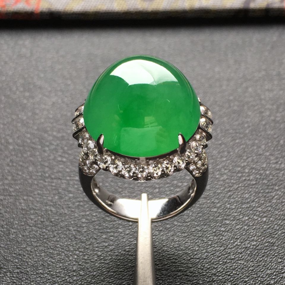 (超值推荐)冰种翠绿镶白金钻石戒指