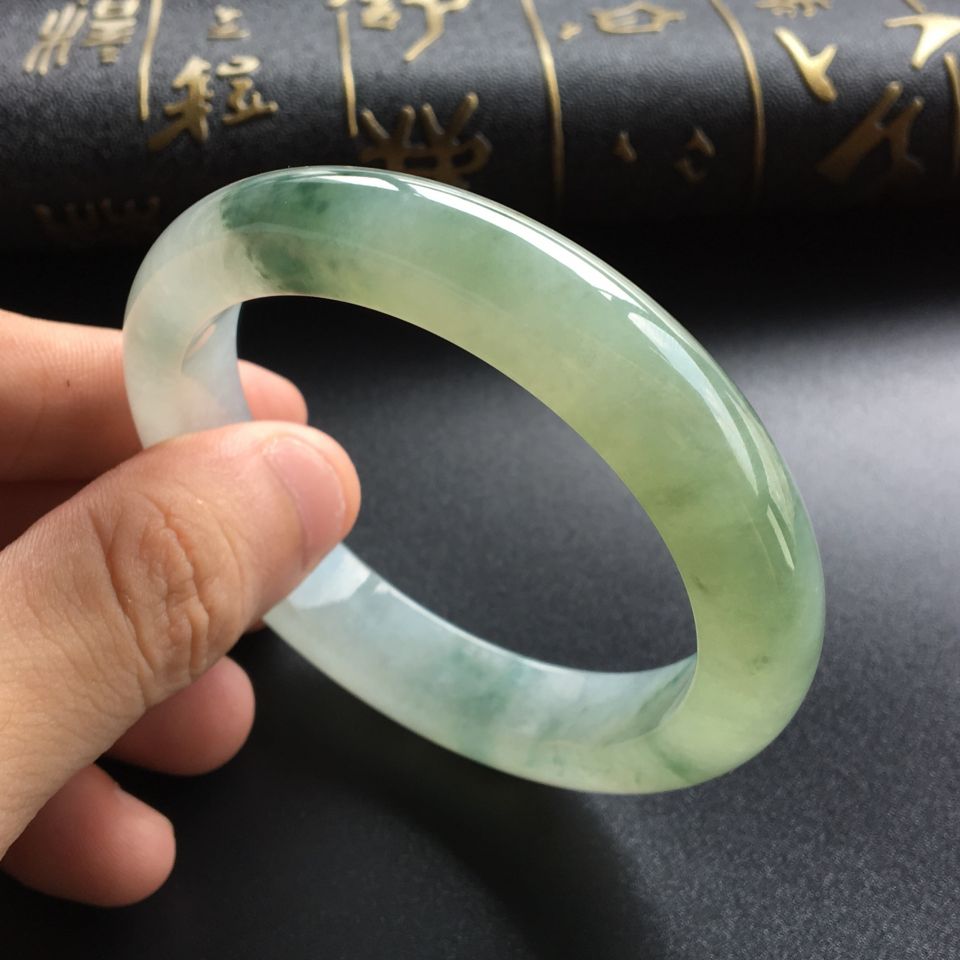 (超值推荐)冰种飘花手镯(54.7mm)