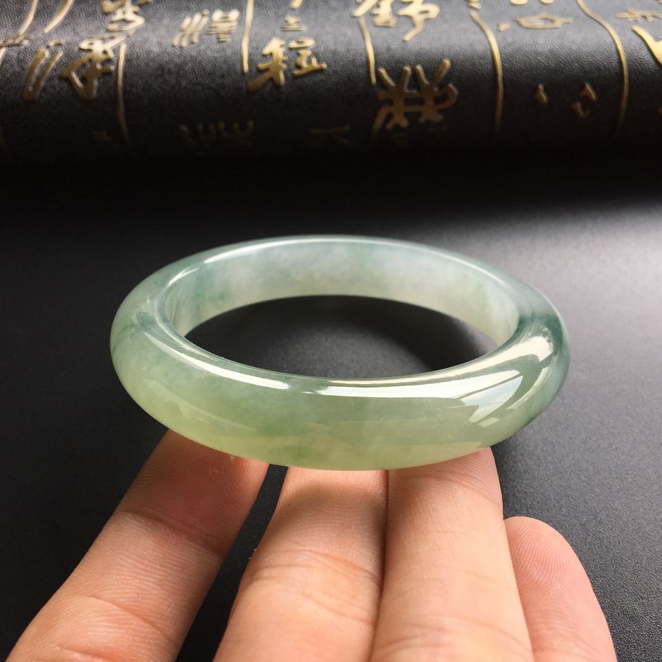 (超值推荐)冰种飘花手镯(54.7mm)