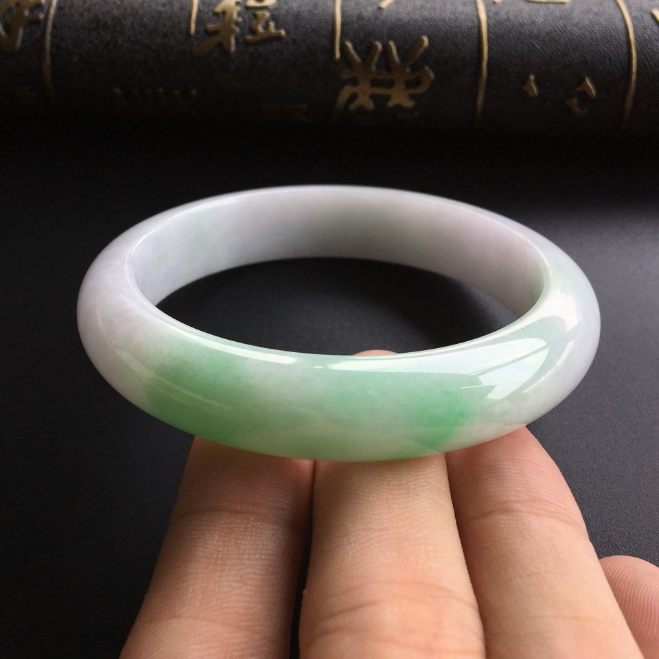 (超值推荐)糯冰种飘翠手镯(57mm)