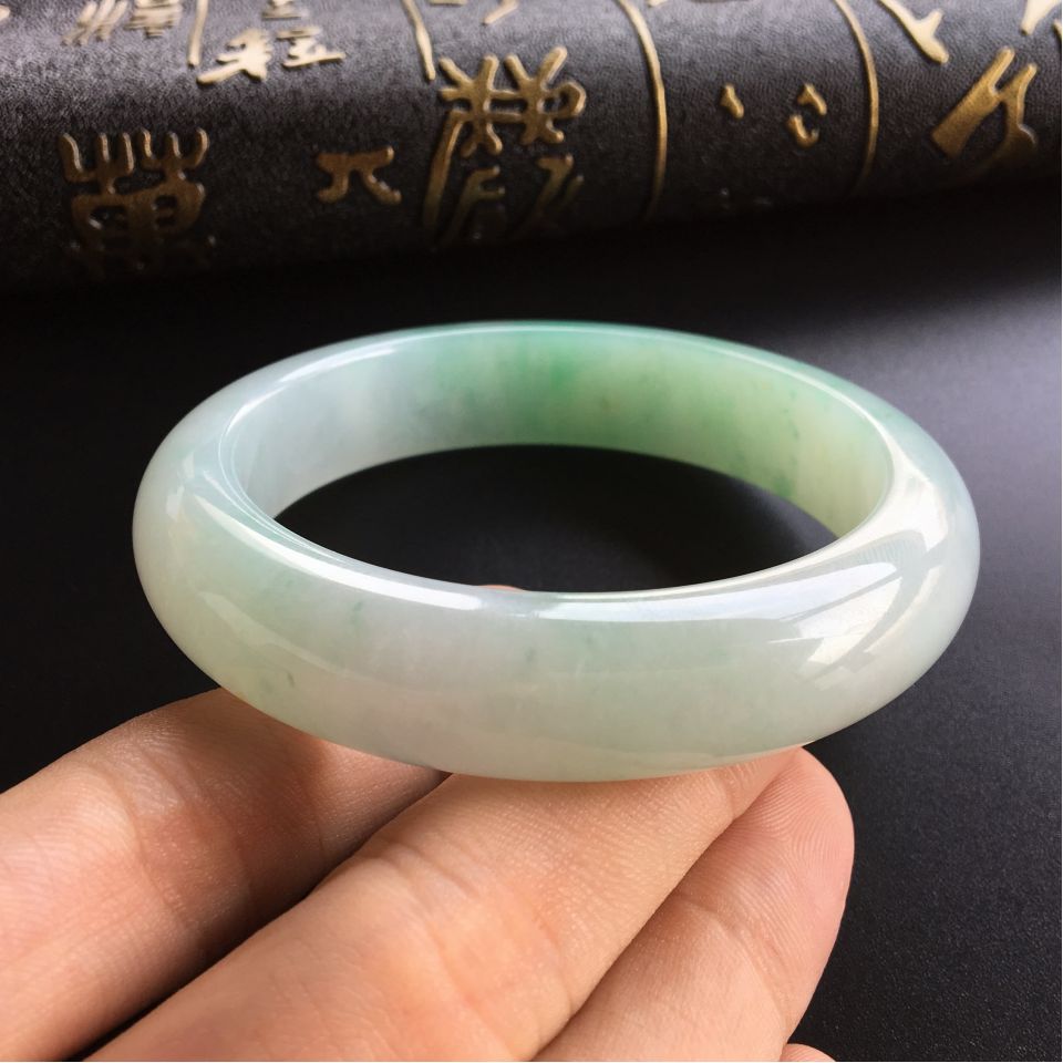 (超值推荐)糯冰种飘花手镯(56.5mm)