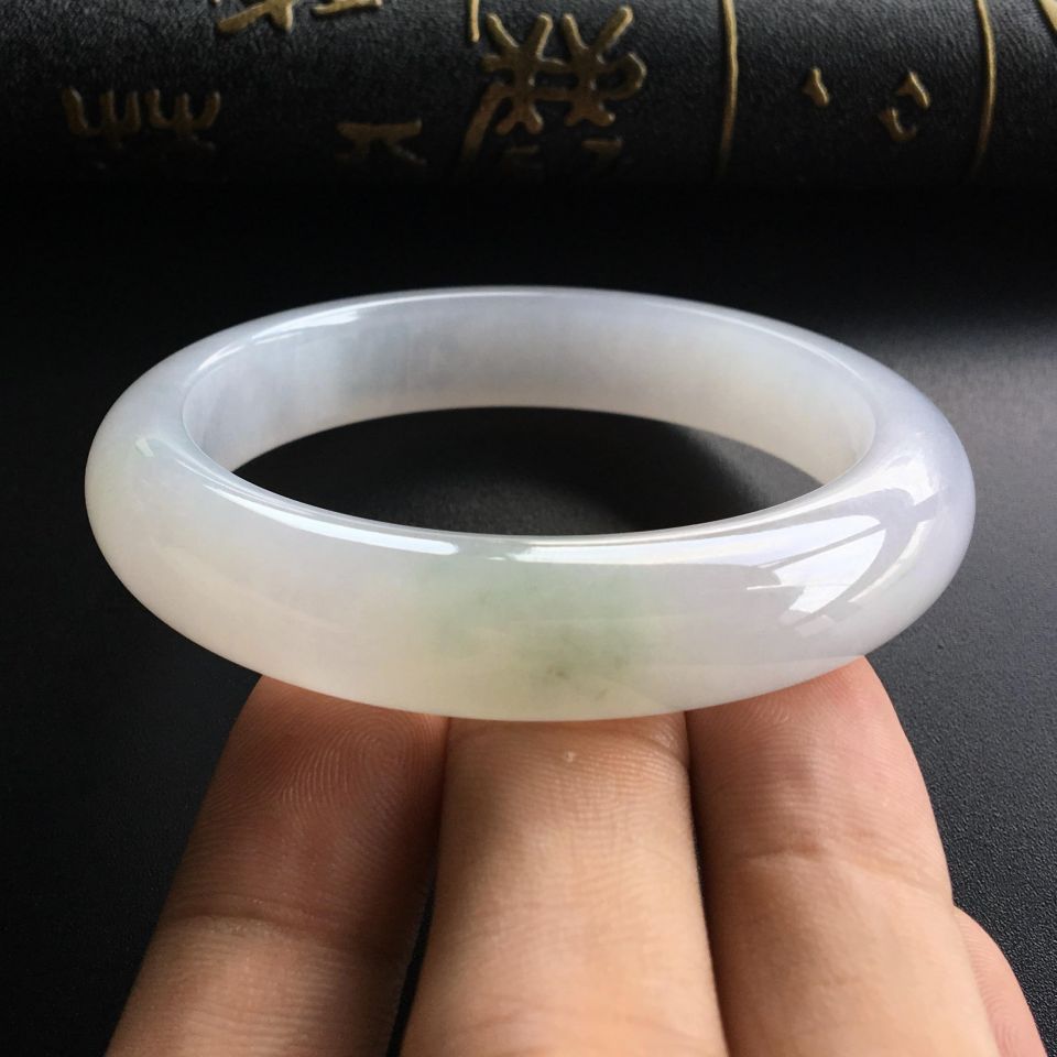 (超值推荐)糯冰种略飘花手镯(52.8mm)