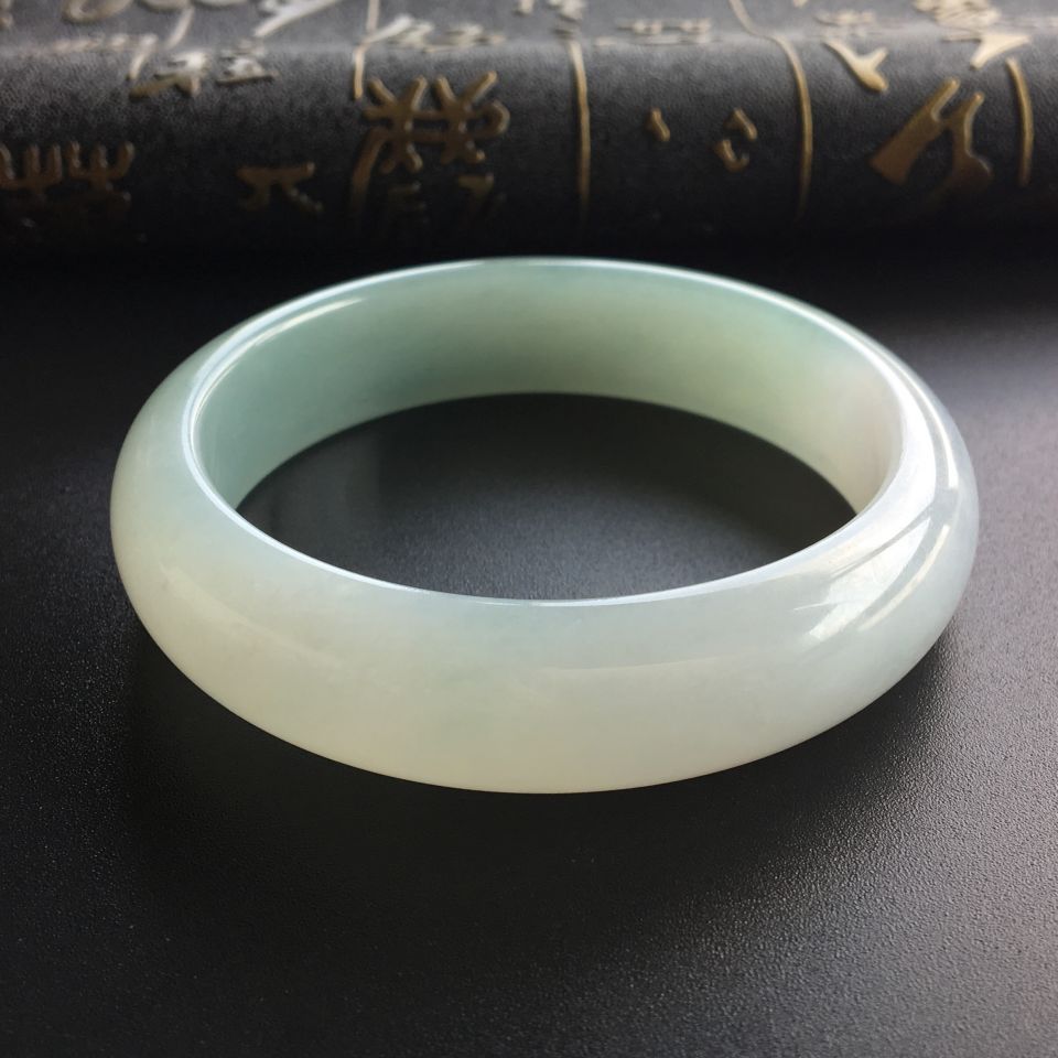 (超值推荐)糯冰种晴水手镯(57.8mm)