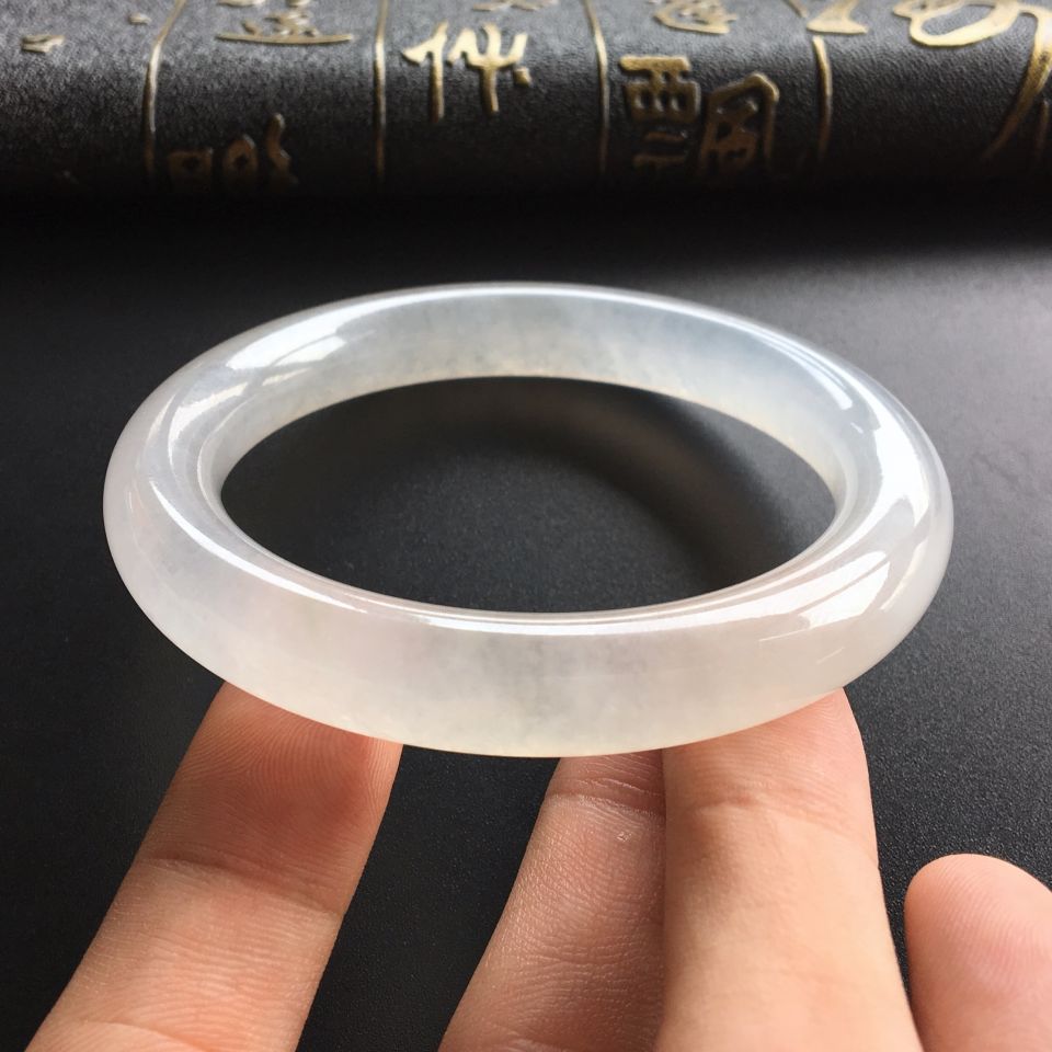 (超值推荐)冰种淡晴水圆条手镯(55.1mm)