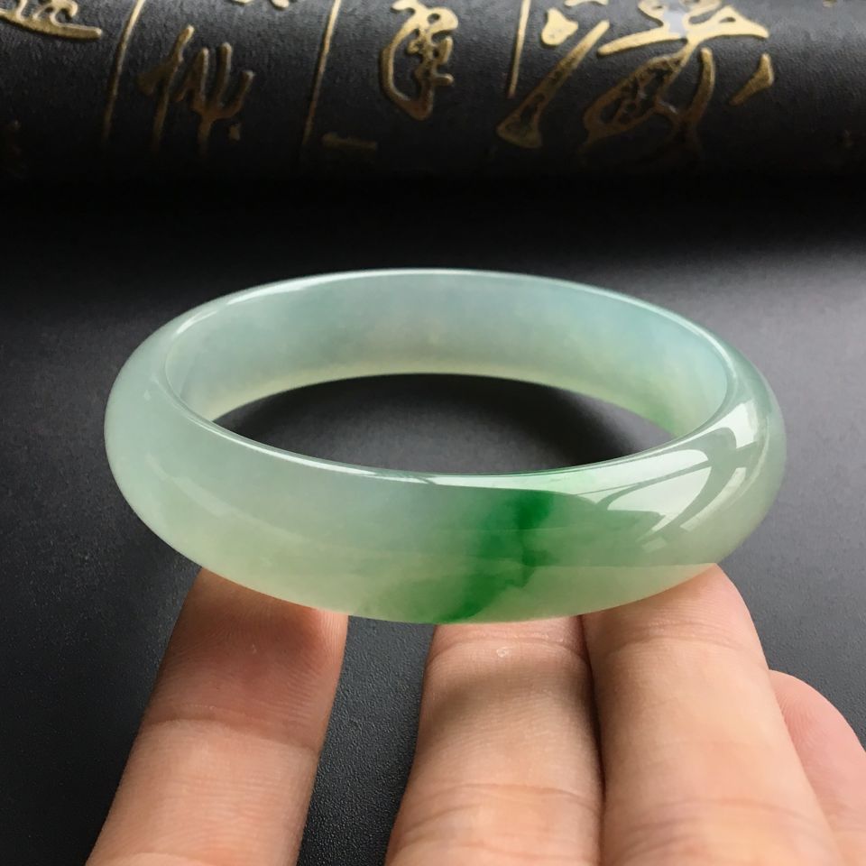 (超值推荐)冰种飘阳绿手镯(58.2mm)