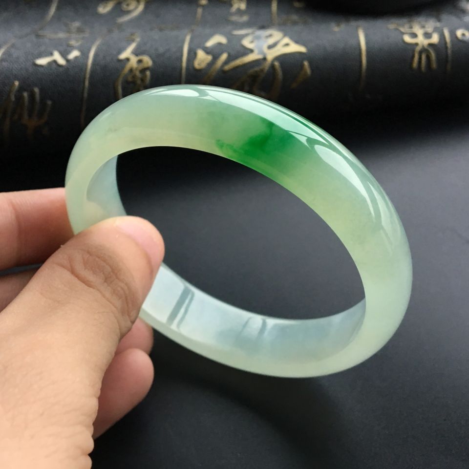 (超值推荐)冰种飘阳绿手镯(58.2mm)