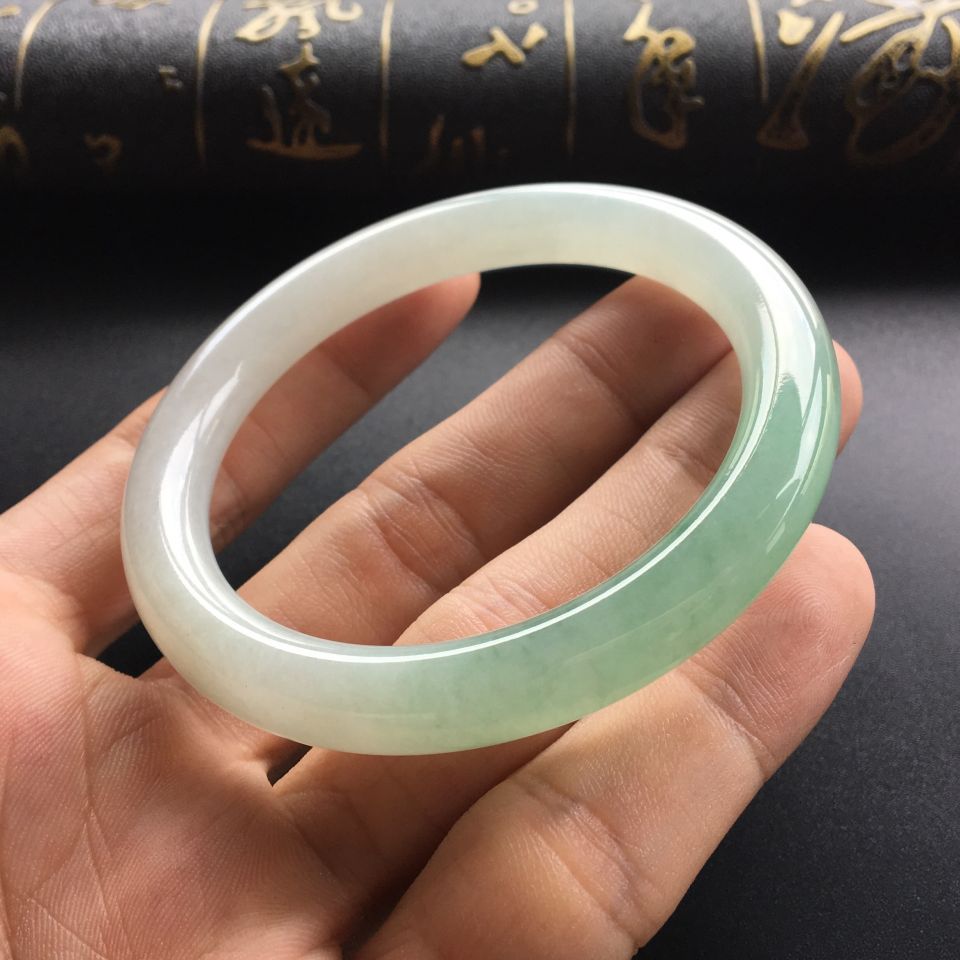 (超值推荐)糯冰种晴水圆条手镯(54.4mm)