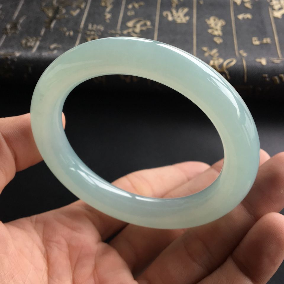 (超值推荐)糯冰种晴水圆条手镯(57.7mm)